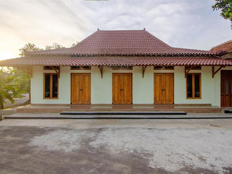 Reddoorz Syariah Near Alun Alun Wonosari Hotell Exteriör bild