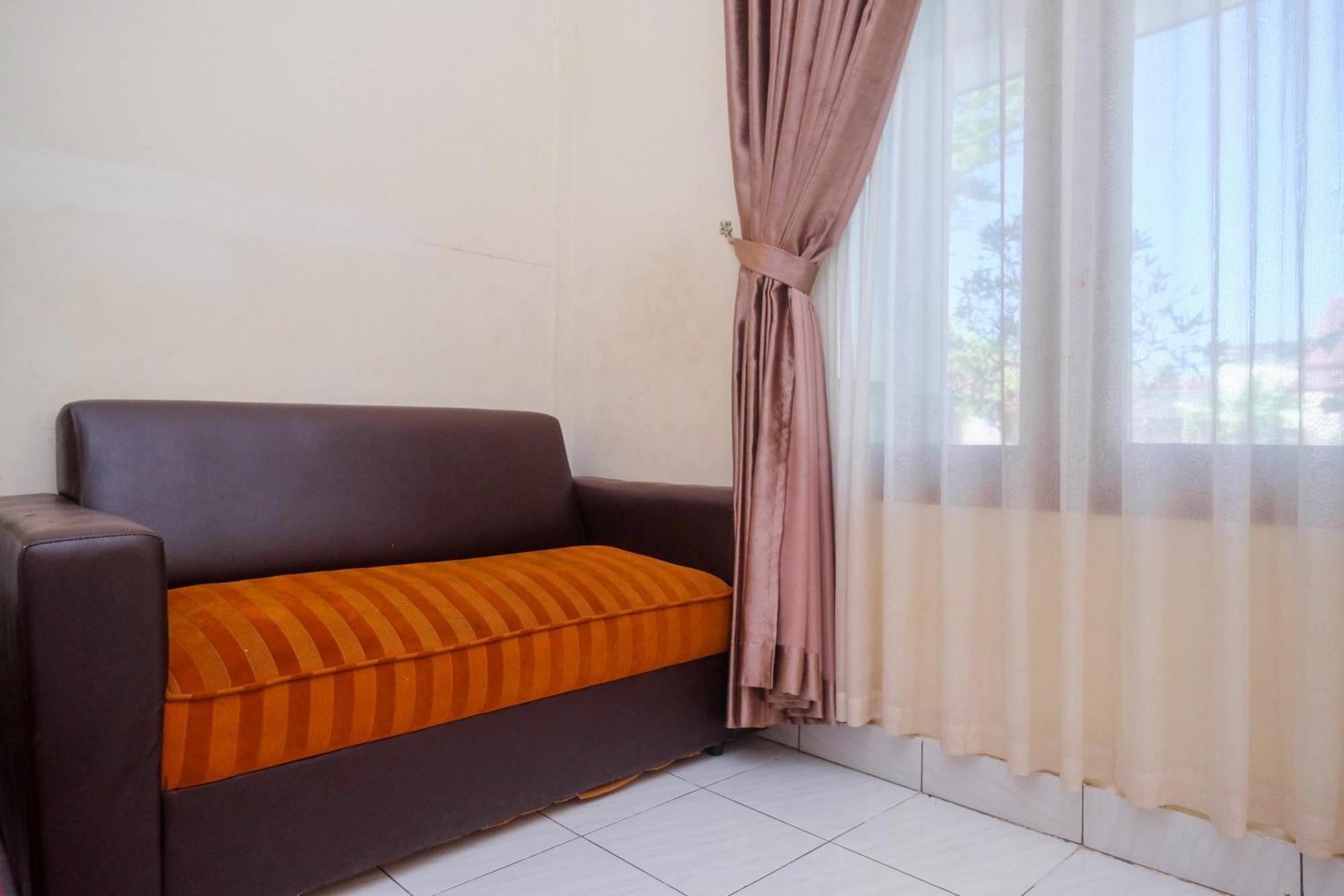 Reddoorz Syariah Near Alun Alun Wonosari Hotell Exteriör bild