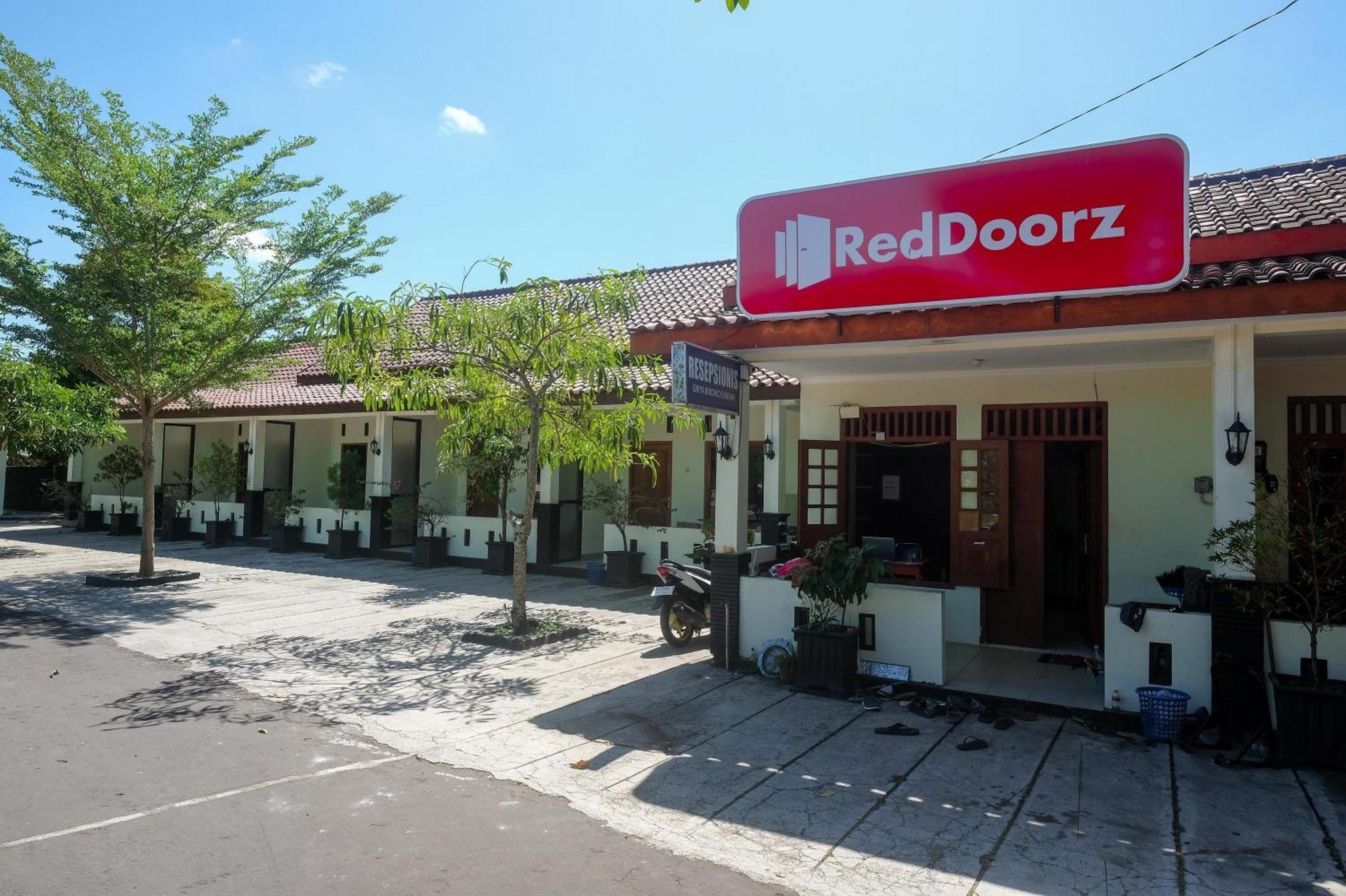 Reddoorz Syariah Near Alun Alun Wonosari Hotell Exteriör bild