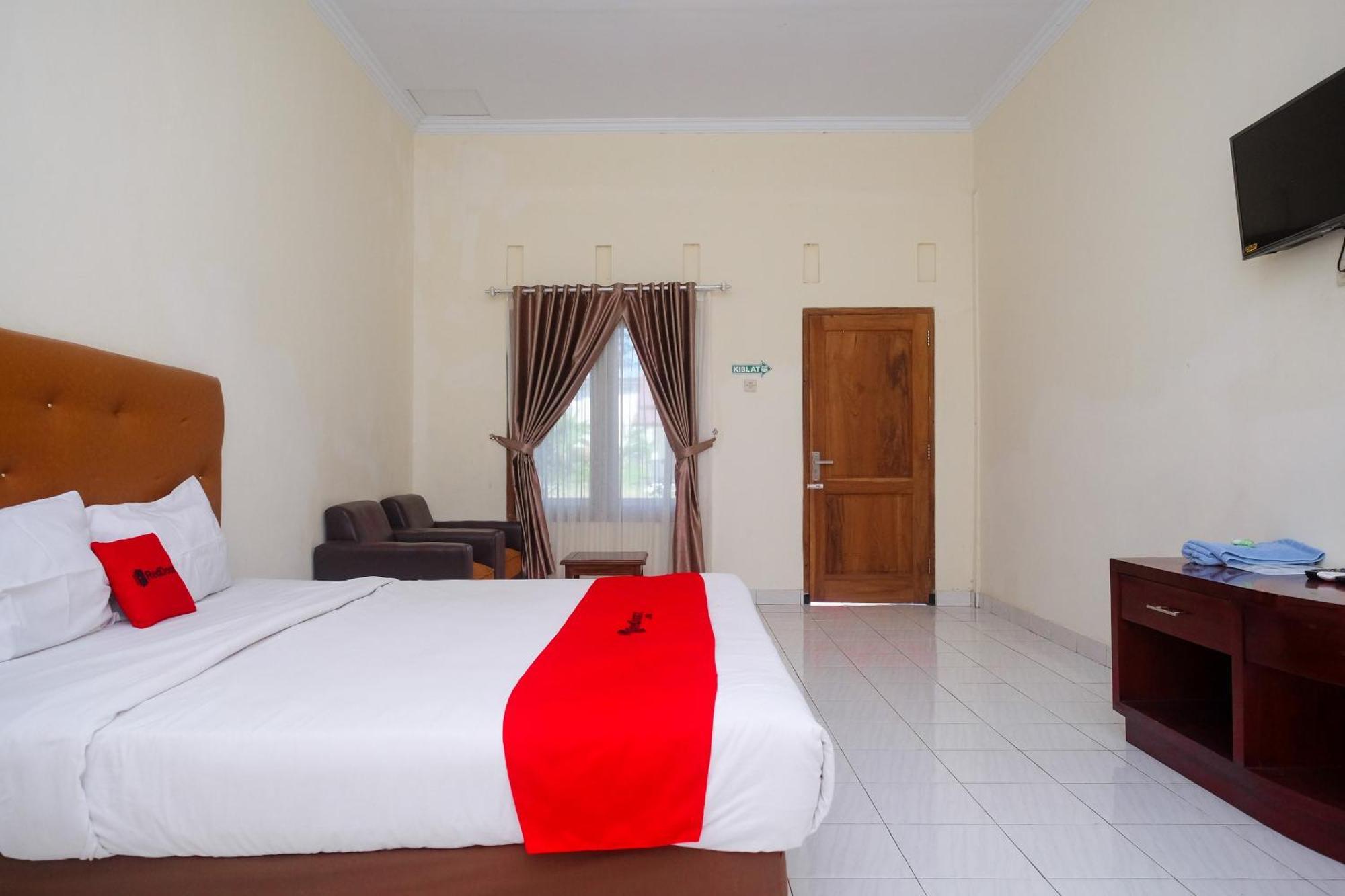 Reddoorz Syariah Near Alun Alun Wonosari Hotell Exteriör bild