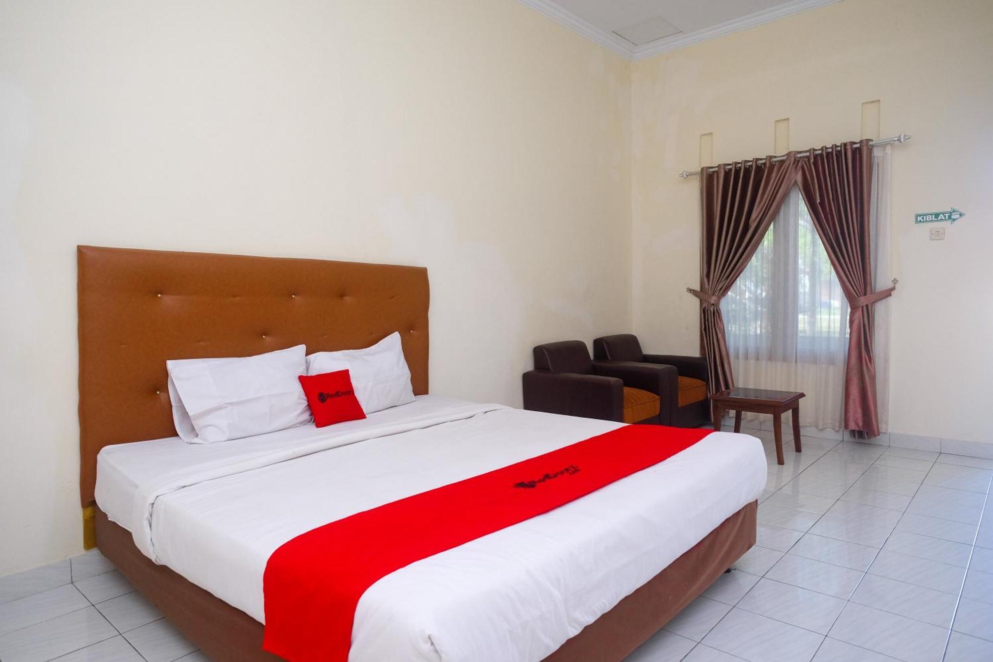 Reddoorz Syariah Near Alun Alun Wonosari Hotell Exteriör bild