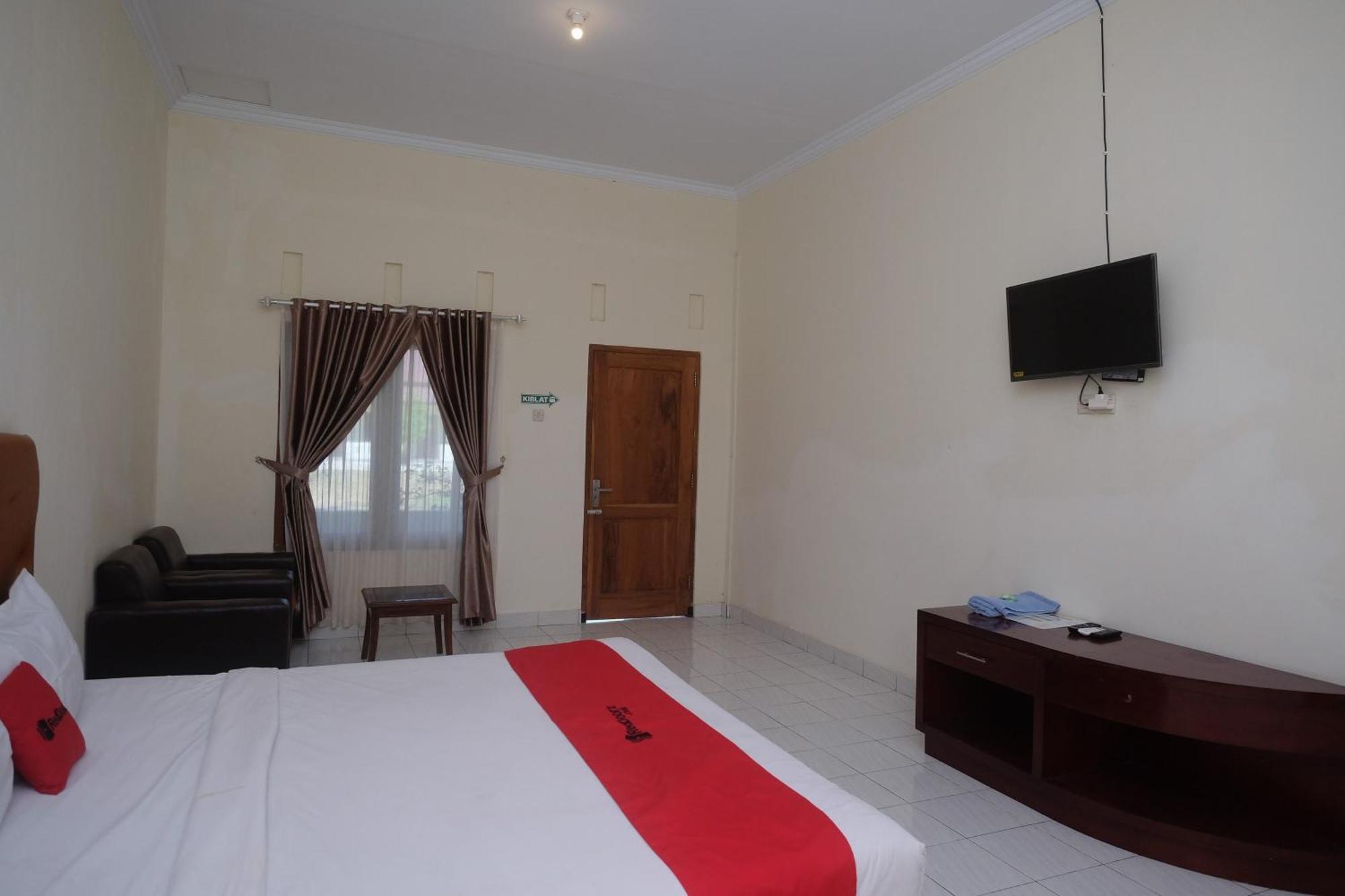 Reddoorz Syariah Near Alun Alun Wonosari Hotell Exteriör bild