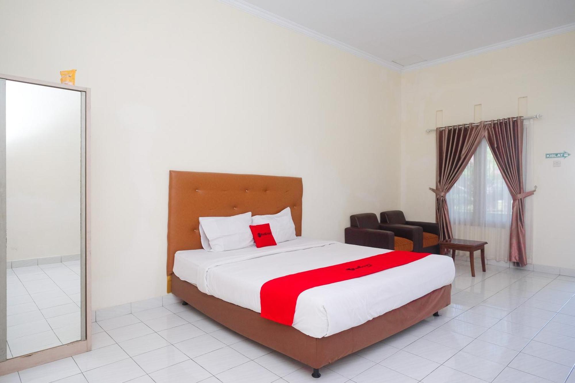 Reddoorz Syariah Near Alun Alun Wonosari Hotell Exteriör bild