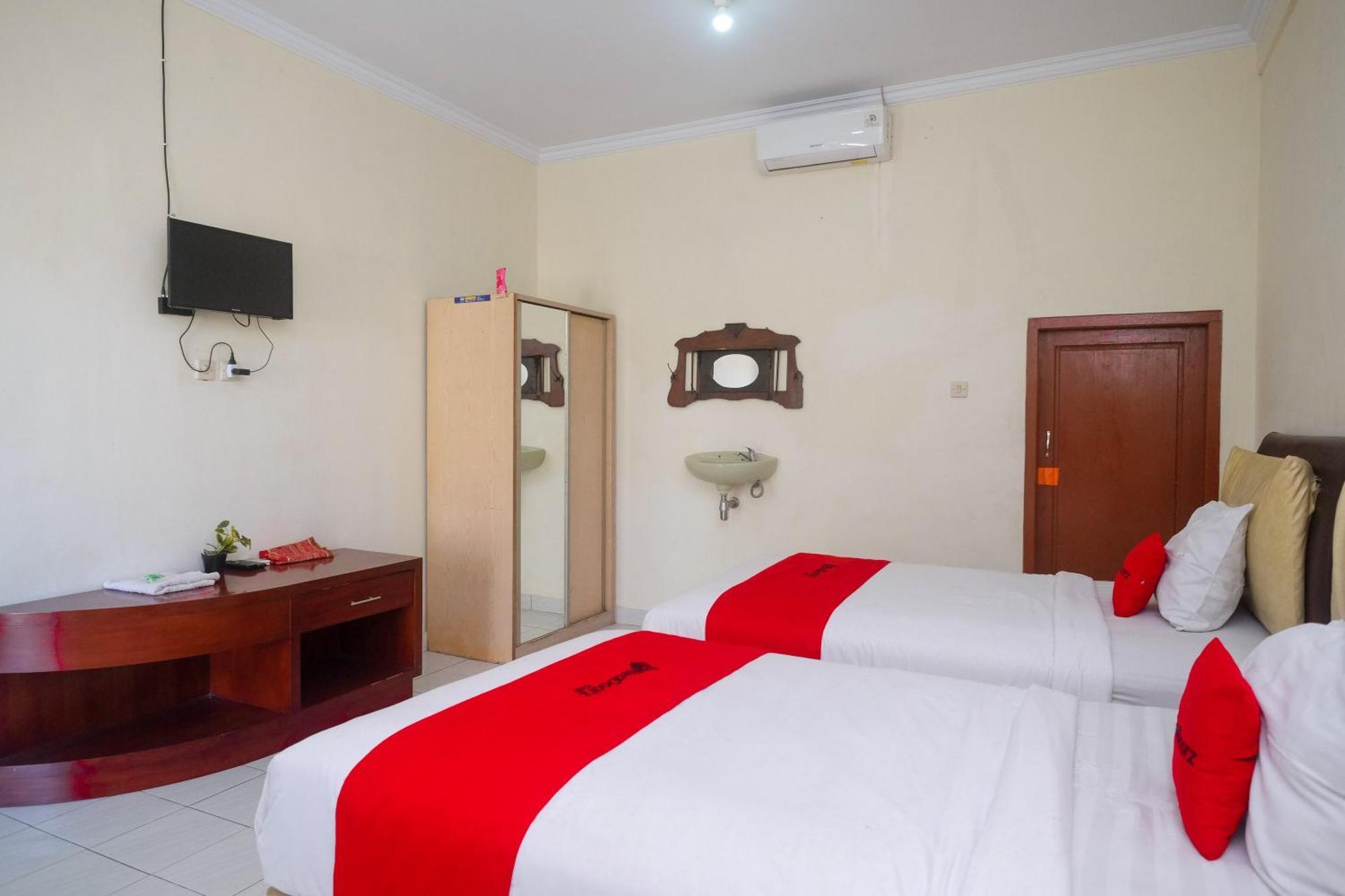 Reddoorz Syariah Near Alun Alun Wonosari Hotell Exteriör bild